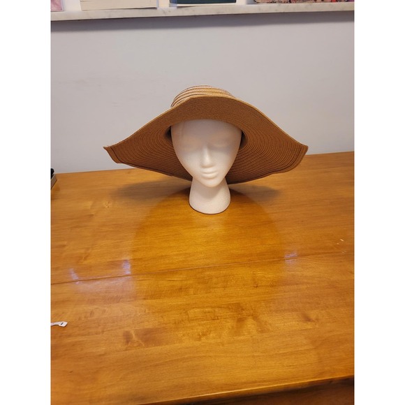 Beach Floppy Sun Hat - Picture 1 of 4